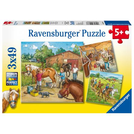 RAVENSBURGER Kinderpuzzle Auf dem Pferdehof Rahmenpuzzle 40 Teile ab 4 Jahren